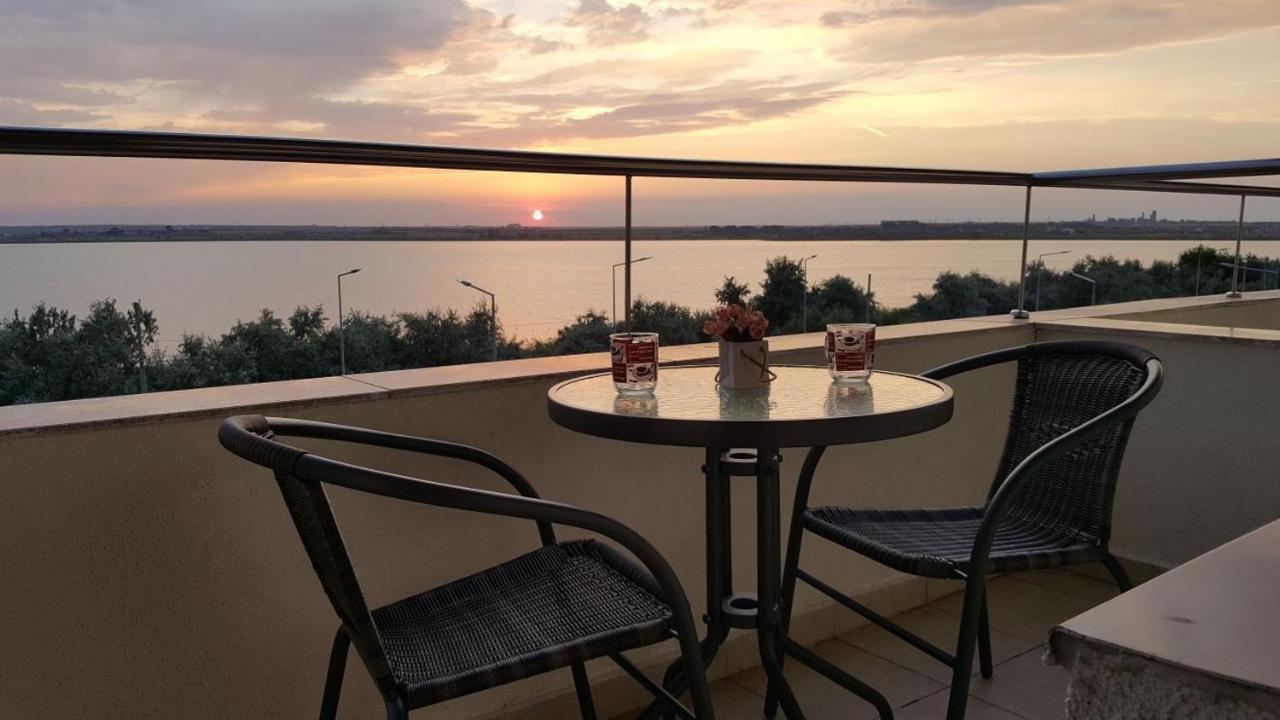 Summerland Beach&Sun Apartments Mamaia Exteriör bild